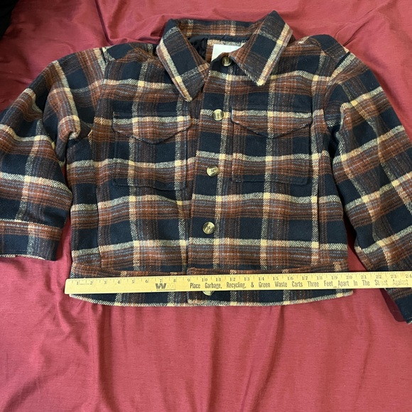 **SOLD**AE Plaide Cropped Shacket Size M; Rust/Navy Blue - Picture 7 of 13